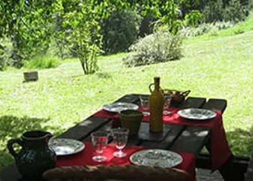 Espace pique-nique et repas en extérieur au chalet à Bolquère